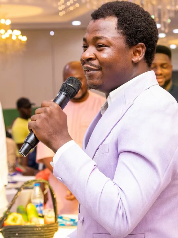 Oluwatosin Aina - TheCorporateMC, Professional Master of Ceremony in Nigeria